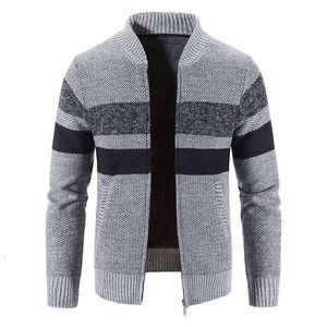 Sweaters masculinos Cardigan Sweater Winter Plus Velvet Stand -Up Collar Blockbock Blocking Longsleeeved Jaqueta Male 230817