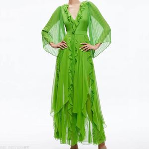 Seaside tatili için tasarımcı elbise, fırfırlı yeşil elbise, zarif ve uzun bir salıncakla zarif