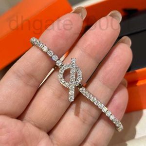 Очарование браслетов дизайнер S925 Серебряный маленький Q Cross Stod Full Diamond Pig Bracelet, точность и продвинутая, простая геометрическая пряжка женская мода HTSB