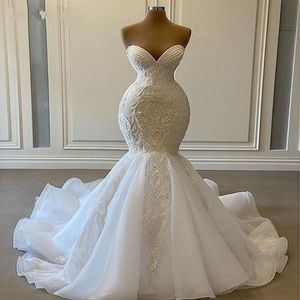 Sexig älskling Mermaid African Wedding Dresses 2021 Luxury Pärled Brodery Women White Organza Bridal Wedding Gowns217Q