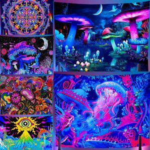 Tapestries Psychedelic UV Reactive escent Tapestry Mushroom Home Decor Wall Hanging Witchcraft Skull Flowers Bright Under Blue Light 230812