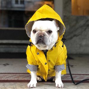 Capa de chuva amarela para cães com bolsos PU French Bulldog Roupas para cães pequenos Casaco de cachorro à prova d'água Acessórios para cães HKD230814