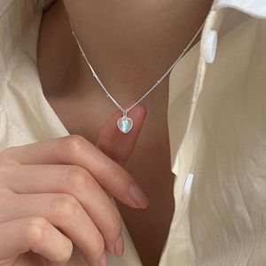 Pendant Necklaces Simple Colored Love Moonstone Necklace Women's Personality Stainless Steel Collar Chain Charm Jewelry