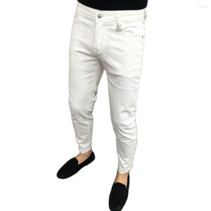 Dżinsy męskie 2023 Summer biała marka mody Slim Fit Net Net Red Korean Metal Etykieta Haftowa Casual Stretch