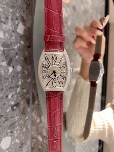 Charmig kvinnors klocka 36mm importerad kvartsrörelse multifunktionell 316L Precision Steel Inlaid Crystal Diamond Dial Cowhide Strap Elegant Cortile Watch