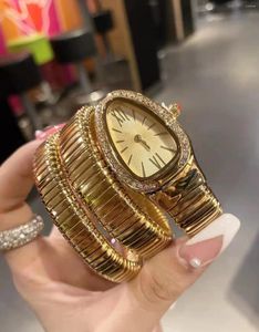 Wristwatches Snake Shaped Retro Diamond Inlaid Fashion Versatile Quartz Women's Watch