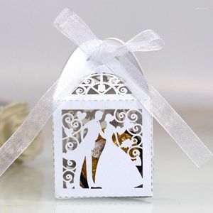 Present Wrap 30 50st/Llot Lase Cut Bride Groom Wedding Sweets Candy Box Gäster Boxar Pappersförpackning Baby Shower Chocolate Cookie