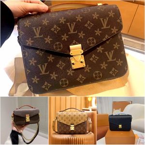 10a äkta läder pochette metis lyxdesigner väskor kvinnor messenger axel lyxig väska crossbody handväska plånbok purses dhgate sadel