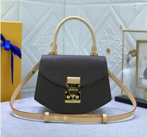 Kvinnors designer tygväska luxurys fläkt form crossbody handväskor högkvalitativa läderbruna blommor bokstäver kvinna små axelväskor dam mode makeup purse0