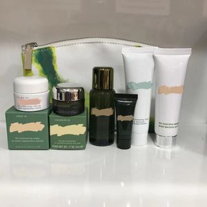 Kit da 6 pezzi di alta qualità con borsa da 7 ml Crema idratante Crema da 3 ml Cream Occhio Crema Essenza di riparazione da 5 ml Essenza sierica da 30 ml Toner