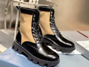 Designer Martin Boots Winter Fashion Black Ankle Biker Platform Flats Combat Boots Low Heel Lace Up Booties Leather Chain Buckle Women's Luxury Boots 0808