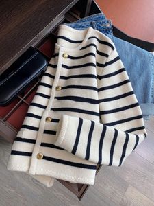 Kvinnors tröjor White Black Striped Short Cardigan Women Korean Fashion Sweater Elegant Long Sleeve Top Spring Cardigan Women Traf 230812