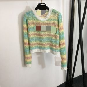 801 2023 Marka jesienna w tym samym stylu Płaszcz Sweter z długimi rękawem szyja pullover zielony czerwony moda ubrania damskie wysokiej jakości damskie 20236365