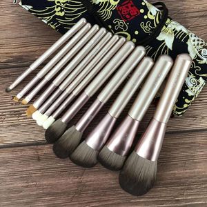 Makeup Brushes Professional Make Up Set Face Powder Blush Eye Shadow Blending Eyebrow Lip Brush Soft Synthetic Fiber Kit