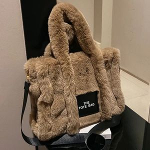 Winter Teddy Designer Bum Bag für Frauen modische Mode Lambswool Sherpa Crossbody Umhängetaschen Fluffy Bumbag Geldbörsen Ping