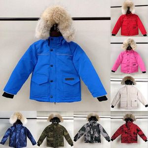 Çocuk tasarımcısı ceket kış ceketi erkek kız bebek dış giyim ceketleri rozeti ile kalın sıcak dış giyim katlar çocuklar parkas moda klasik parkas kanada