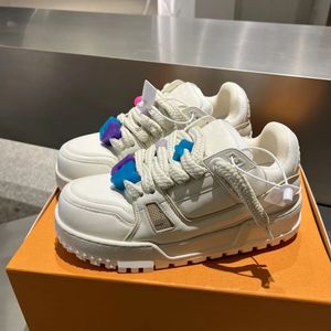 Designer Trainer Maxi Sneaker Platform أحذية الرجال السببية أحذية نسائية أحذية نسيسة مع إكسسوارات توقيع الزهور على أحذية Virgil الخارجي 07