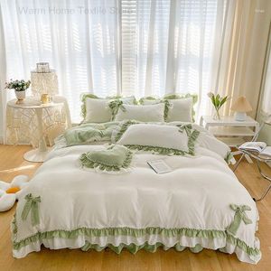Sängkläder sätter romantisk spetsuppsättning med båge flickor tvättad bomullsflöde täcke täcker lakan och örngott lyxiga tröskor