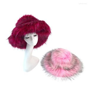 Boinas Faux Raccoon Fur Hat Women Winter Winter Multicolor de alta qualidade de alta qualidade Chapéus quentes Fuzzy