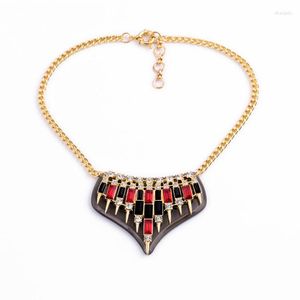 Anhänger Halsketten neueste Ankunft Klassische Halskette Harz Zinklegierung Frauen Chic Ethnic Multicolored Large Short
