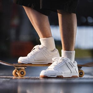 Klänningskor Maden 2023 Summer Breattable American Casual White Working Korea Style Bread For Men Size Skateboard Sneakers 230812