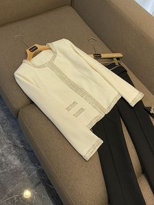 2023 Autumn Ivory Color Solid Color Disponível com manga comprida pescoço redondo jaquetas clássicas casaco curto fora o3g140104