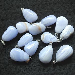 Charms 5pcs Natural Blue Achat Anhänger Edelstein-Chips 10-15 mm für Frauenarmbänder Erstellen Erkenntnisse Verkauf