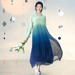 Sukienki swobodne życie na lewej kobiecie sukienka Hanfu 2023 Spring Mulberry Silk Jacquard Haftery Green Gradient w chińskim stylu długa spódnica