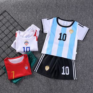 Kläder set sommar baby pojkar fotboll kostym barn kläder småbarn flickor sport t skjortor shorts 2 st barn tävlingsdräkt set 230814