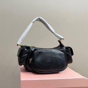 不規則な脇の下の複数のポケットHobo Bags Crossbody Shourder Women Bag本物の革のハンドバッグデザイナーハンドバッグ財布プレーンショッピング調整可能なストラップ