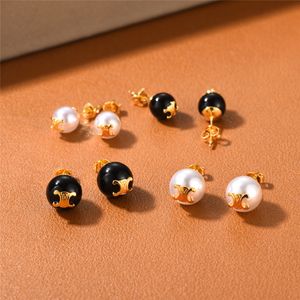 Nya modeklassiker Designer Söta kvinnorörhängen Enkelhet Temperament Mässing Pearl Stud