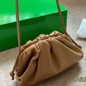 Poşet Tasarımcı Çanta Yumuşak Buzağı Bayanlar Omuz Çantaları Lady Tote Debriyaj Gerçek Deri Moda Kadın Çantalar Lüks Çantalar Yükseltme Mini Bulut Çanta
