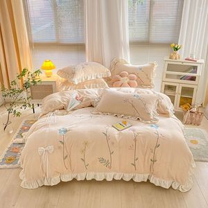 Sängkläder sätter eleganta blommor broderier med båge ruffles prinsessan set sammet fleece varm mjuk täcke täcke lakan kuddar