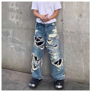 Mäns jeans American Style streetwear tvättade trasiga jeans för män och kvinnors gata hiphop lösa breda ben rak ben byxor modestil j230814