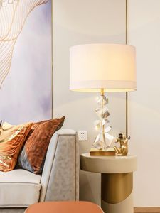 테이블 램프 가벼운 고급 럭셔리 크리스탈 램프 북유럽 창조 침실 침대 옆 아메리칸 미니멀리스트 현대 거실