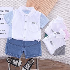 Set di abbigliamento Bambini Moda estiva Abbigliamento per ragazzi Camicia a righe in puro cotone T-shirt Pantaloncini 2 pezzi / set Tute sportive per bambini Tute in cotone