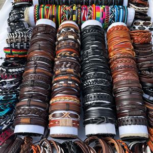 Charm Bracelets 30PCSPack Wholesale Bulk Lots Mix Styles Braided Ethinc Tribal Leather Cuff Mens Womens Jewelry Party Gifts MX4 230814