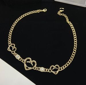 Smyckekanal designer brev hänge halsband guldpläterad kristall strass halsband kvinnor tillbehör mode pärla lång tröja kedja