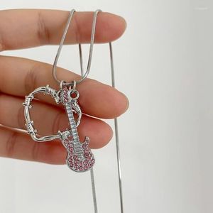 Pendanthalsband E0BE Musikhalsband Pink-Rhinestone Guitar Thorns Heart Charm Choker Chain Y2K Sweet Punk