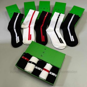 Designer Luxury Prad Socks Fashion Mens and Womens Casual Cotton Breattable 5 Par Sock med Box 08143