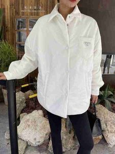 Kadın Ceketleri Tasarımcı P Family 22 Yeni Klasik Üçgen Etiket Gömlek Erkek ve Naylon Klip Pamuk Tam Sıcak Ceket 42v3