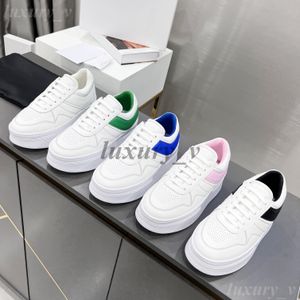 Designer casual skor jane triomphe sneakers kvinnor blockerar kil yttersula läder sneaker kalvskinn tjock sula gummi plattformstränare