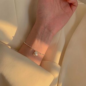 Связь браслетов Сладкое сердце подвесное браслет Женщины ювелирные украшения простая дизайн маленький имитационный жемчужный браслеты с нежным подарком