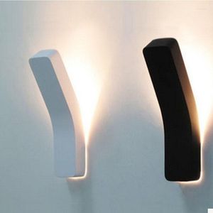 Duvar lambaları Modern başucu lambası Kısa Stil Sconce AC220V Siyah/Beyaz LED Işık Ev Koridoru El aydınlatma Armatürleri