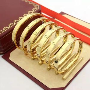 Bracelete de designer de 6 mm de largura pulseira de titânio pulseira de aço de luxo masculino feminino 18k Moda de ouro rosa popular NÃO FADO BACELETA ACESSÓRIOS DE TRENDS TAMANHO 15-22