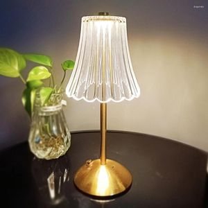 Lampy stołowe Nordic Lampa Lampa Lampa metalowa retro ozdobna lekkie ładowanie 1800 mAh Stepleless Dimming Decor Decor do salonu sypialnia