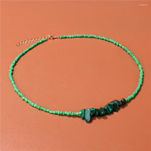 Hänge halsband naturliga gröna malachit chip pärlor halsband för kvinnor energi läkande små frö pärlor bohemy smycken gåvor