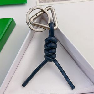 Rope Keychains Designer Men Couple Car Leather Handmade Carabiner Key Chain Bag Pendants Portachiavi Designers B Keyrings