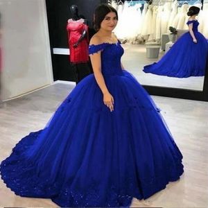 2020 Kraliyet Mavisi Külkedisi Sweet 16 Quinceanera Elbise Balyoyu Kapalı Omuz Pullu Ruffles Tül Masquerade Debutante Dantel UP212R