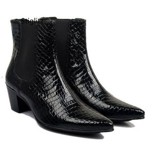 Botas de couro preto de pele de cobra tornozelo com saltos apontados para os homens de moda chelsea deslize no trabalho sapatos de alto sapato 230814